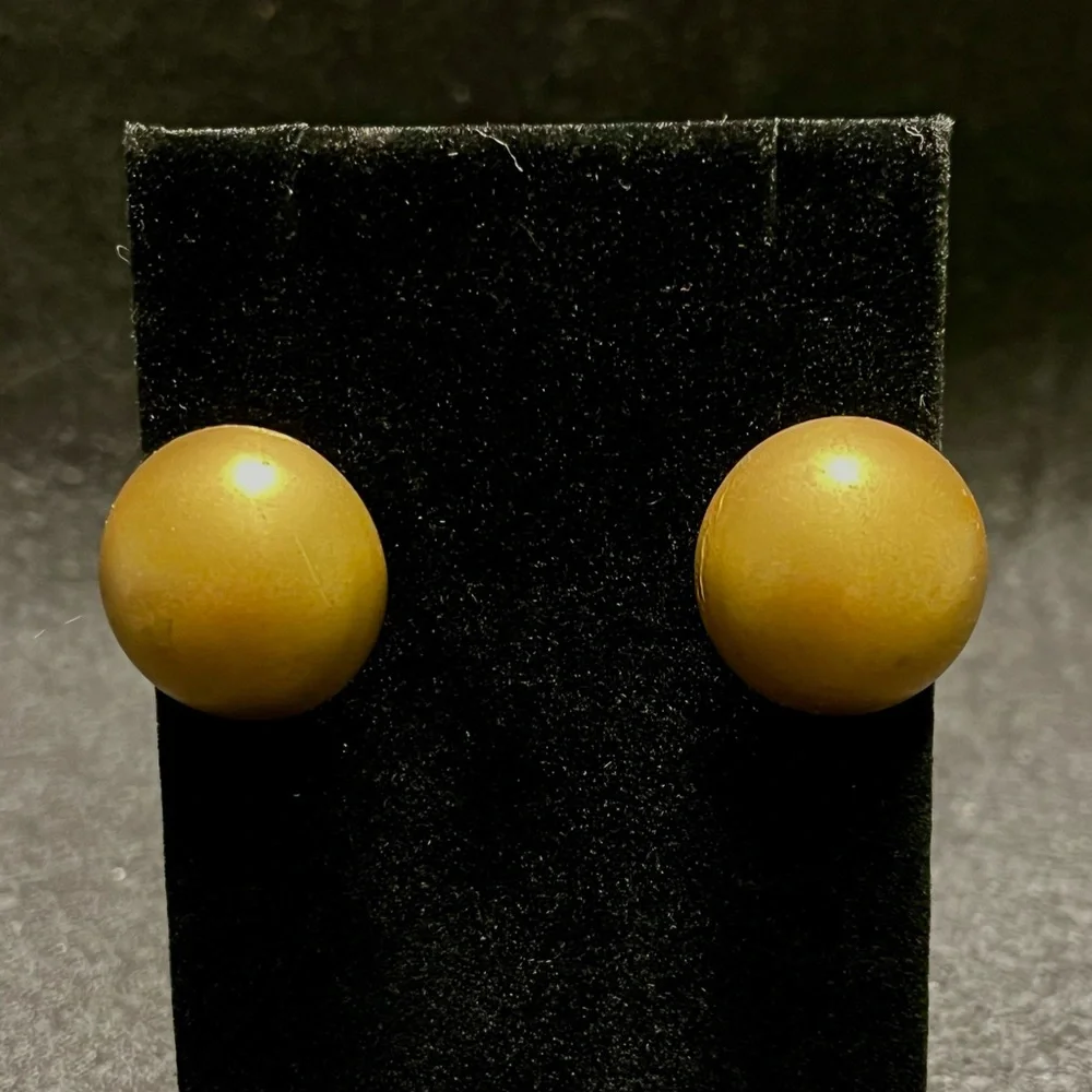 Vintage matte/satin gold tone 